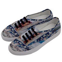 Fishes In Lake Garda Men s Classic Low Top Sneakers