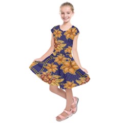 Seamless-pattern Floral Batik-vector Kids  Short Sleeve Dress by nateshop