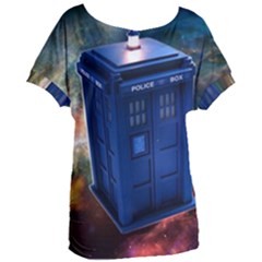 The Police Box Tardis Time Travel Device Used Doctor Who Women s Oversized Tee by Jancukart