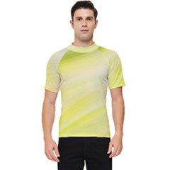 Gradient green yellow Men s Short Sleeve Rash Guard