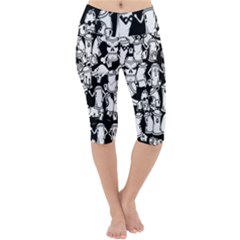 Graffiti Spray Can Characters Seamless Pattern Lightweight Velour Cropped Yoga Leggings