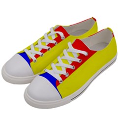 Budapest Flag Women s Low Top Canvas Sneakers
