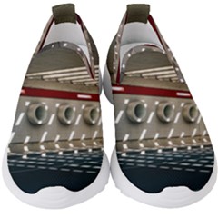 Patterned Tunnels On The Concrete Wall Kids  Slip On Sneakers