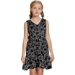 Black And Alien Drawing Motif Pattern Kids  Sleeveless Tiered Mini Dress by dflcprintsclothing