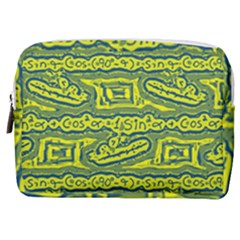 Abstract Background Graphic Make Up Pouch (medium)