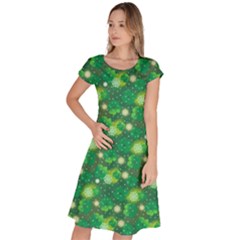 Leaf Clover Star Glitter Seamless Classic Short Sleeve Dress by Pakemis