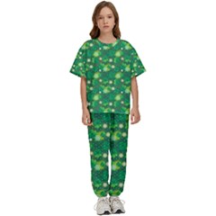 Leaf Clover Star Glitter Seamless Kids  Tee And Pants Sports Set by Pakemis