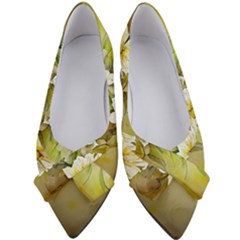 Watercolor Yellow And-white Flower Background Women s Bow Heels