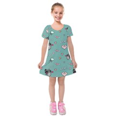 Raccoon Texture Seamless Scrapbooking Hearts Kids  Short Sleeve Velvet Dress by Wegoenart