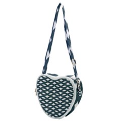 Lattice Pattern Heart Shoulder Bag