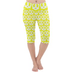 Yellow Pretzel Illustrations Pattern Lightweight Velour Cropped Yoga Leggings