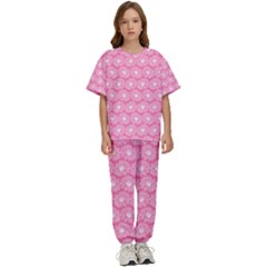 Pink Gerbera Daisy Vector Tile Pattern Kids  Tee And Pants Sports Set