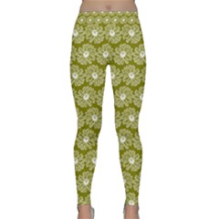 Gerbera Daisy Vector Tile Pattern Classic Yoga Leggings by GardenOfOphir