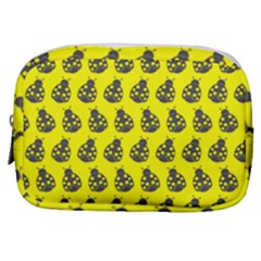 Ladybug Vector Geometric Tile Pattern Make Up Pouch (Small)