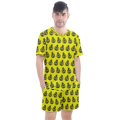 Ladybug Vector Geometric Tile Pattern Men s Mesh Tee and Shorts Set