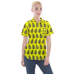Ladybug Vector Geometric Tile Pattern Women s Short Sleeve Pocket Shirt