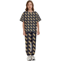 Modern Retro Chevron Patchwork Pattern Kids  Tee And Pants Sports Set