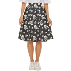 Skull-crossbones-seamless-pattern-holiday-halloween-wallpaper-wrapping-packing-backdrop Classic Short Skirt by Ravend