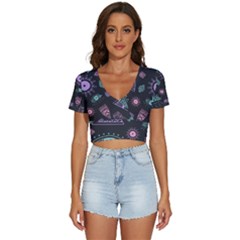 Vintage-seamless-pattern-with-tribal-art-african-style-drawing V-neck Crop Top