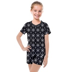 Snowflakes Background Pattern Kids  Mesh Tee And Shorts Set