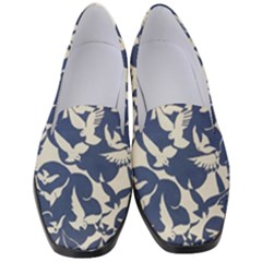 Bird Animal Animal Background Women s Classic Loafer Heels