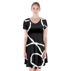 Mazipoodles In The Frame - Black White Short Sleeve V-neck Flare Dress by Mazipoodles