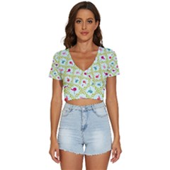 Birds-pattern-background V-neck Crop Top by uniart180623