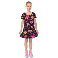 Multicolored Love Hearts Kiss Romantic Pattern Kids  Short Sleeve Velvet Dress by uniart180623