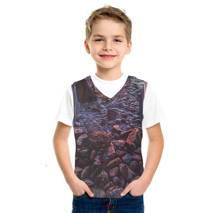 Twilight Treasures: Rocky Beachscape  Kids  Basketball Tank Top