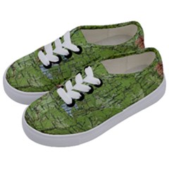 Map Earth World Russia Europe Kids  Classic Low Top Sneakers by Bangk1t