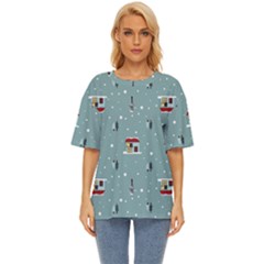 Seamless Pattern With Festive Christmas Houses Trees In Snow And Snowflakes Oversized Basic T-Shirt