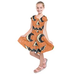 Vintage Halloween Pumpkin T- Shirt Vintage Halloween Pumpkin T- Shirt Kids  Short Sleeve Dress by ZUXUMI