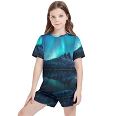 Aurora Borealis Mountain Reflection Kids  T-shirt And Sports Shorts Set by Grandong