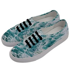 Blue Crashing Ocean Wave Men s Classic Low Top Sneakers