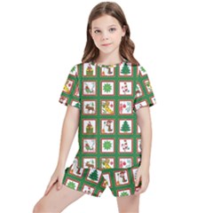 Christmas-paper-christmas-pattern Kids  T-Shirt And Sports Shorts Set