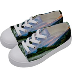 Field Of White Petaled Flowers Nature Landscape Kids  Low Top Canvas Sneakers