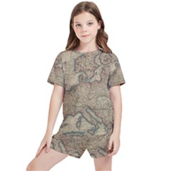 Old Vintage Classic Map Of Europe Kids  T-shirt And Sports Shorts Set by Pakjumat