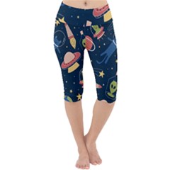 Seamless Pattern With Funny Aliens Cat Galaxy Lightweight Velour Cropped Yoga Leggings by Hannah976