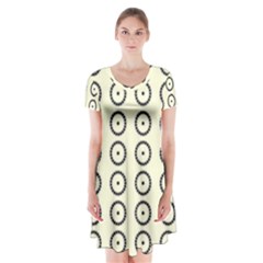 Sharp Circles Short Sleeve V-neck Flare Dress by ConteMonfrey