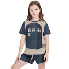 Tardis Doctor Who Minimal Minimalism Kids  T-shirt And Sports Shorts Set by Cendanart