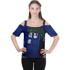 Stuck Tardis Beach Doctor Who Police Box Sci-fi Cutout Shoulder T-Shirt