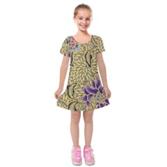 Traditional Art Batik Pattern Kids  Short Sleeve Velvet Dress by Ket1n9