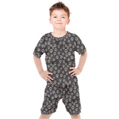 Skull Halloween Background Texture Kids  T-shirt And Shorts Set by Ket1n9