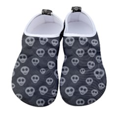 Skull Halloween Background Texture Women s Sock-style Water Shoes