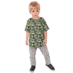 Camouflage Pattern Kids  Raglan T-shirt