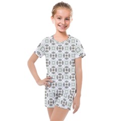 Background Pattern Retro Vintage Kids  Mesh T-shirt And Shorts Set