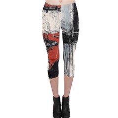 Abstract  Capri Leggings 