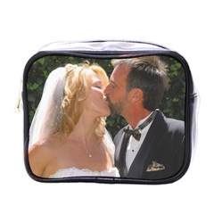 Handbag Wedding Kiss   Copy Single-sided Cosmetic Case by tammystotesandtreasures