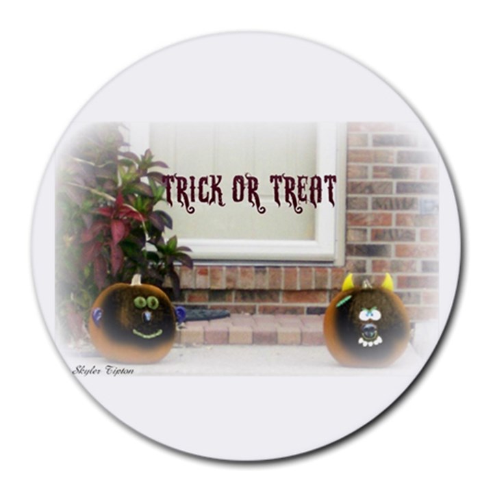 Black Ghoulish Pumpkins In White Matte Round Mousepads