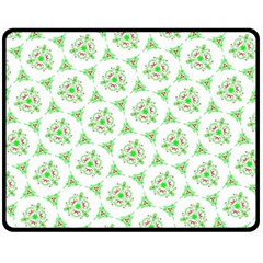 Sweet Doodle Pattern Green Fleece Blanket (Medium) 